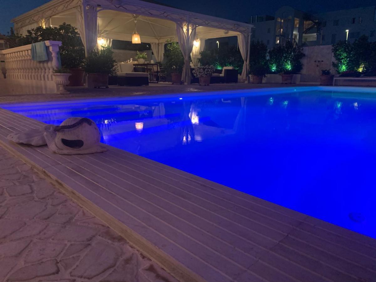 White House Luxury Hospitality 2* Olbia